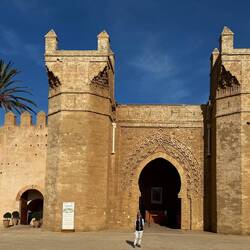 Mächtiges Eingangsportal