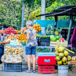 Eine Mandarine für einen Dollar 😂 Touripreis. Probieren kann man es ja mal