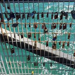 Les cadenas d'amour comme sur le Pont des Arts à Paris ❤️