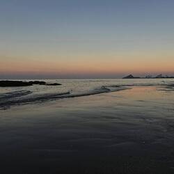 Der Strand ist schön.