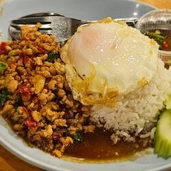 Lecker schmecker und gleich günstig wie im Isaan. Hätte ich nicht erwartet.