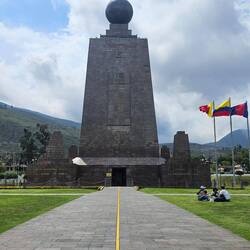 Innendrin war ein kleines Museum über Regionen von Ecuador