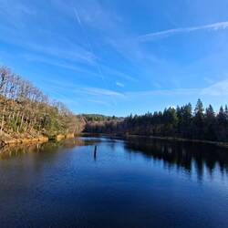 Die Vorsperre der Dreilägerbachtalsperre.