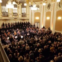 Enthusiastic ovation. The crowd was raucous.