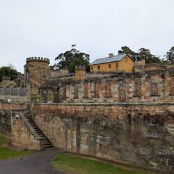 Wachturm und Gouverneurshaus