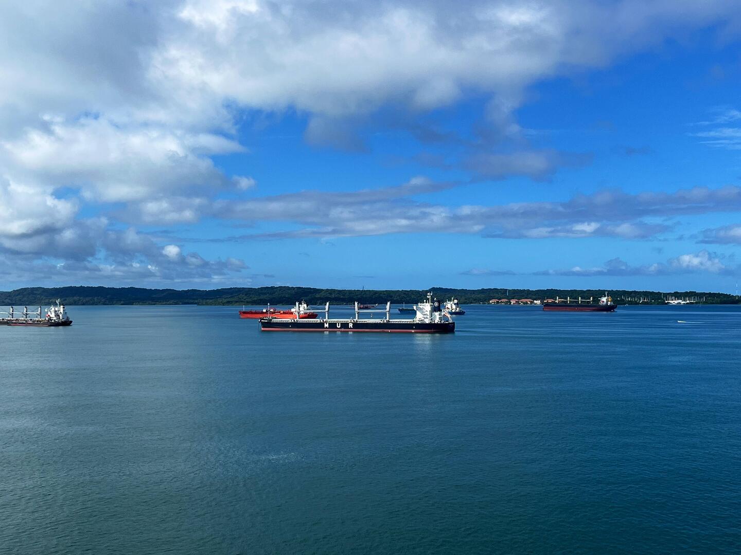 Schlange stehen am Panamakanal