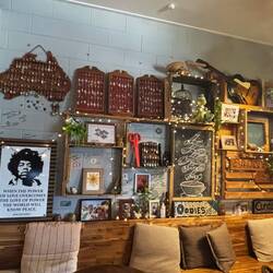 Kaffeelöffel über Kaffeelöffel