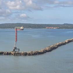 Schutz am Anfang des Kanals