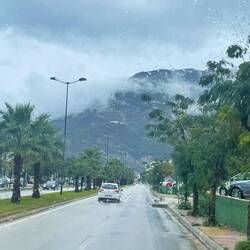 Dort auf dem Hügel gibt es wieder eine sehr gute Wasserstelle 🙏⛰️🚰