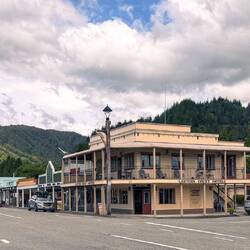 Reefton erhielt 1888 die erste elektronische Straßenbeleuchtung von ganz Neuseeland