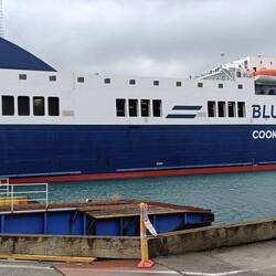 Notre bateau !!! Oh mon bateau ho ho ho c'est le plus beau des bateaux🪇