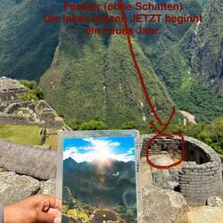 ...der erste Sonnenstrahl strahlt durch das Fenster und lässt den Sonnenstein voll erstrahlen.