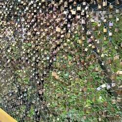 Schloß-Händler sollte man sein! Holzhandel ist so was vom gestern. Liebes-Schloß-Händler hat Zukunft