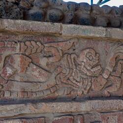 Schlange ist Totenkopf