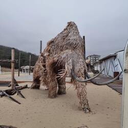 Das mit dem Zeitreisen scheinen wir auch langsam zu lernen.