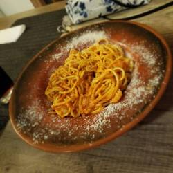 Spaghetti with shrimp.