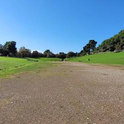 Das Olympia Stadion, Unspektakulär aber dennoch riesig für seine Zeit