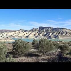 Vidéo-diaporama on approche du lac du barrage