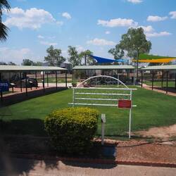 Spielplatz immer mit Sonnenschutz / Playgroound always with sun shade