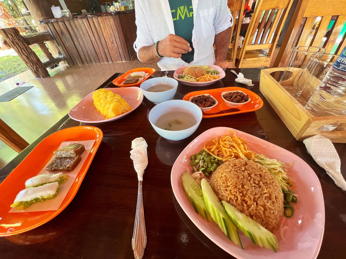 Und wieder begann der Tag mit einem typischen Thai-Frühstück