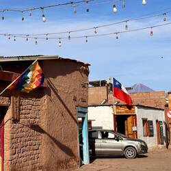 Mal wieder ein 🌋 ( neben der Flagge)