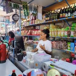 Catfoot-Shopping - nach 15 Minuten ist das Futter abgewogen und bezahlt. 😉🐈