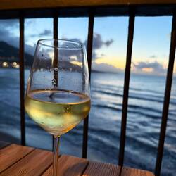 Sundoner auf meinem Lieblingsbalkon Enoteca Le Petit Tonneau Le Petit Tonneau