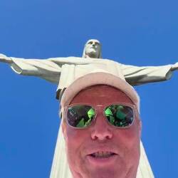 ...die Haut unter'm Kinn war auch schon mal straffer... ...bzw. Erkenntnis: wird nie mehr straffer.