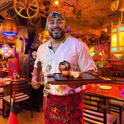 ...und die Camareros brachten verschiedenste Fisch- und Fleischsorten...