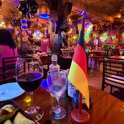 ...jeder Tisch bekommt seine eigene Flagge!