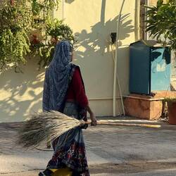 A lady, equipped for her day's work, Jaipur