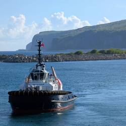 Wir legen in Le Port an.