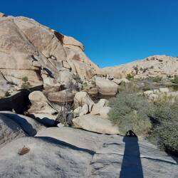 Schwer zu erkennen, "Staumauer" ist das links.