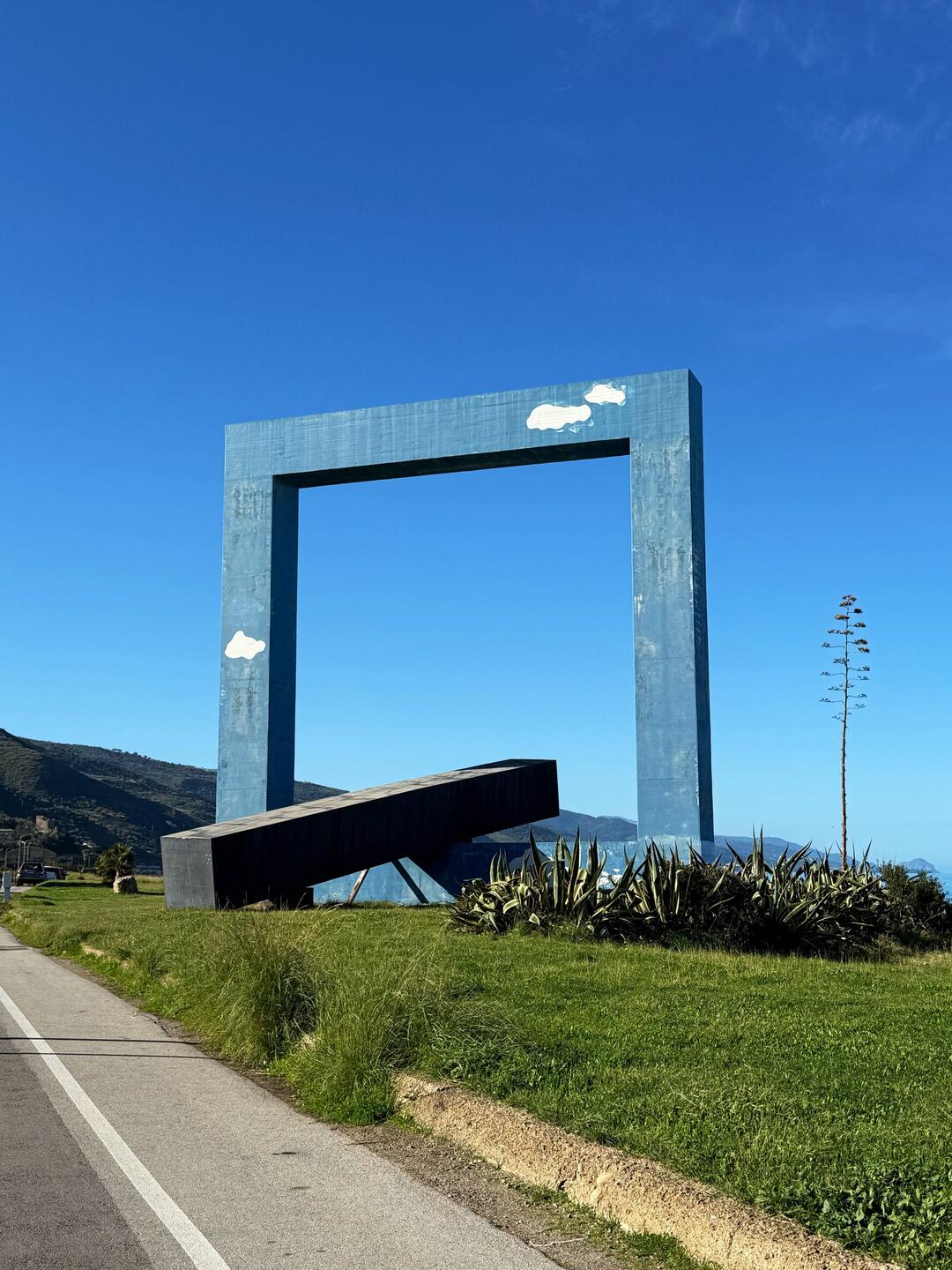 Monumento per un Poeta Morto