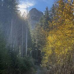 Im Aufstieg zur Cabane des Clés