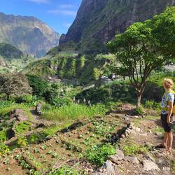 Zur Einstimmung geht es erstmal abwärts.
