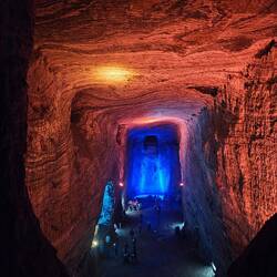 Raum links neben der Kathedrale