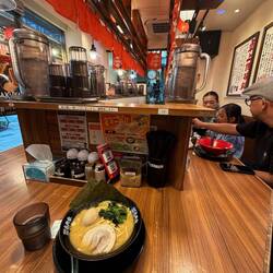 Ramen mit Schwein und Ei, lecker