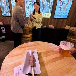Kobe Rind (16€ pro Spiess), enttäuschend…ziemlich roh und zäh