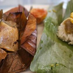 Süßspeisen im Bananenblatt