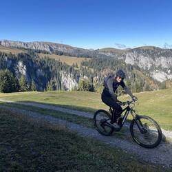 Oben angekommen, geht es weiter Richtung Vordermenige
