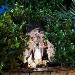 ...nach dem Essen ein paar Schritte tun... ..am Felsenweg der Copa dieser Schrein. Noch ne Maria?