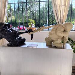 Auch von Rodrigo: La fuerza se adquiere avanzando (Stärke gewinnt man, indem man voranschreitet)