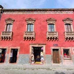 Fast jeder Eingang eine kleine Tienda