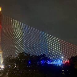 Le pont du Chao Praya où ont lieu des spectacles pour les fêtes 😍trop crevés ce soir pour nous 😅