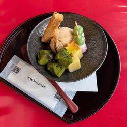 Snack in Nijo-jo garden cafe