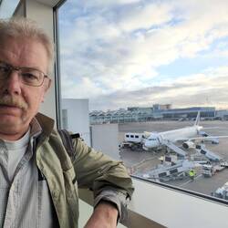 taking selfies. feel like an influencer