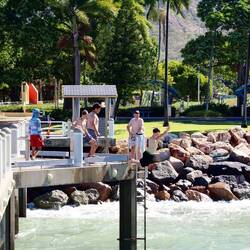 Aber Jungs brauchen das nicht / But boys don't need that