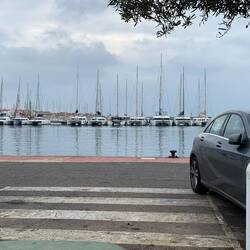 Ich warte auf den Paketdienst..