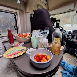 Erstmal Alkohol, wusste nicht, dass Spanien so bergig ist, steil 🗻 ab gings heut Richtung Westen